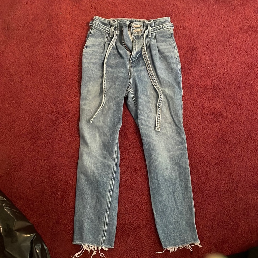 Hollister Curvy ultra high-rise mom jean